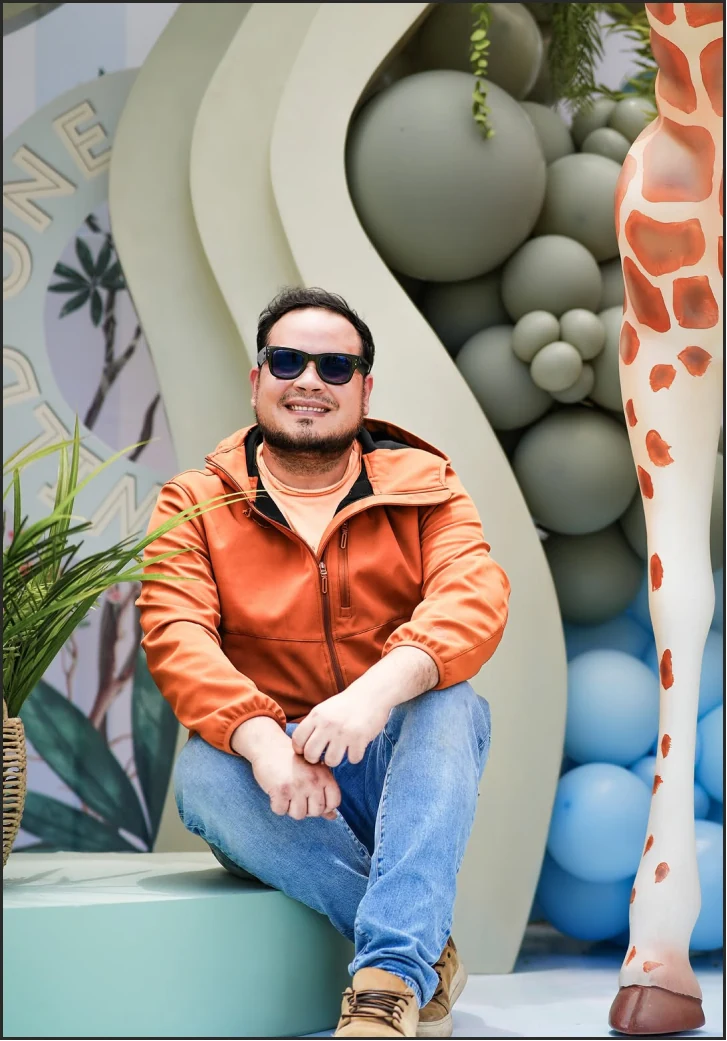 Félix Marcano en una decoración de evento